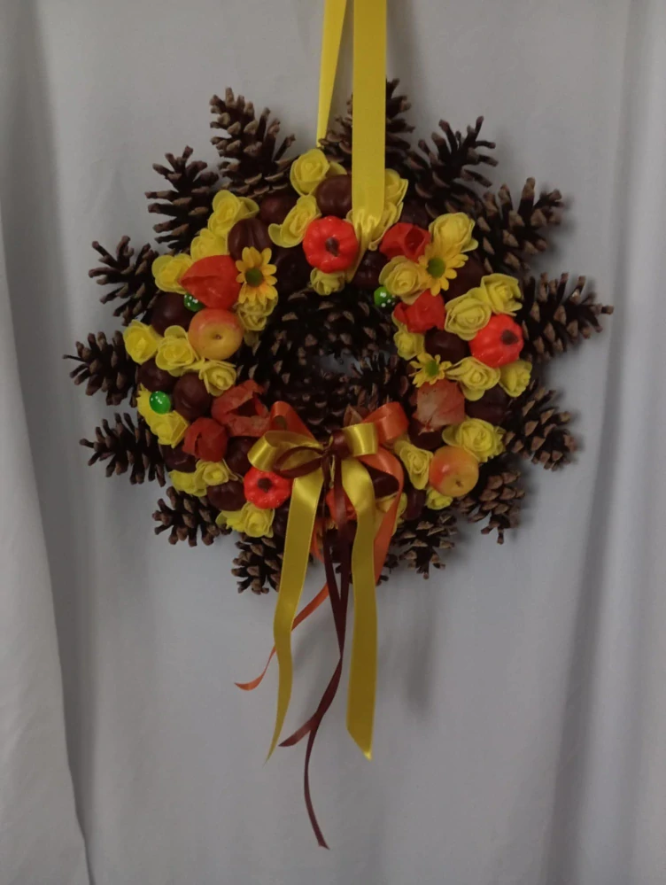 Šiškový věnec na dveře 30 cm
