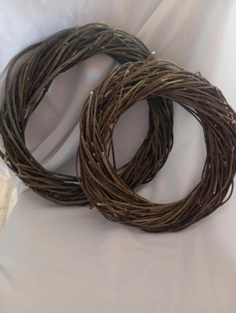 Proutěné věnečky 23cm
