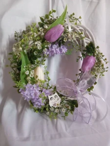 Jarní věneček s tulipány