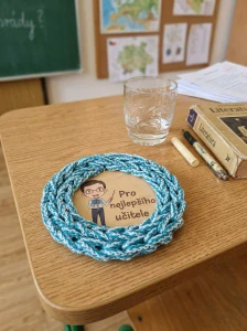 Háčkovaný podtácek pro učitele